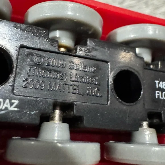 Thomas & Friends | Take-n-Play: Flora Tram (2009) - Collectible Die-Cast Train - Picture 7 of 8